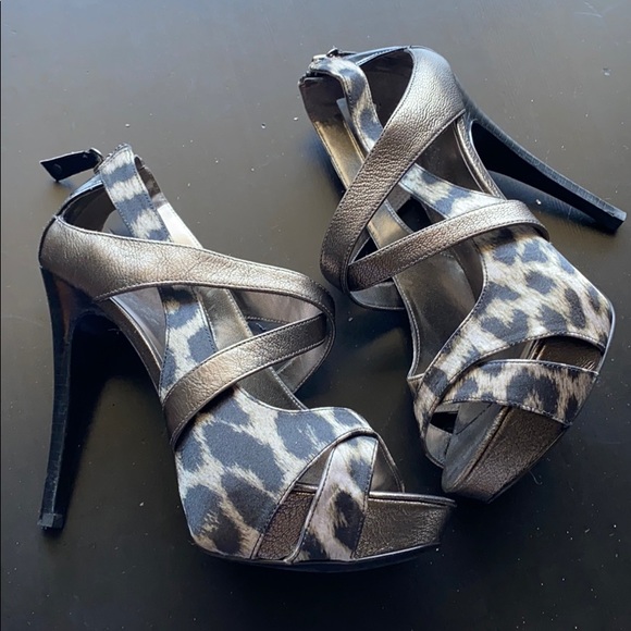 Guess strappy cheetah print platform heels - Picture 2 of 10